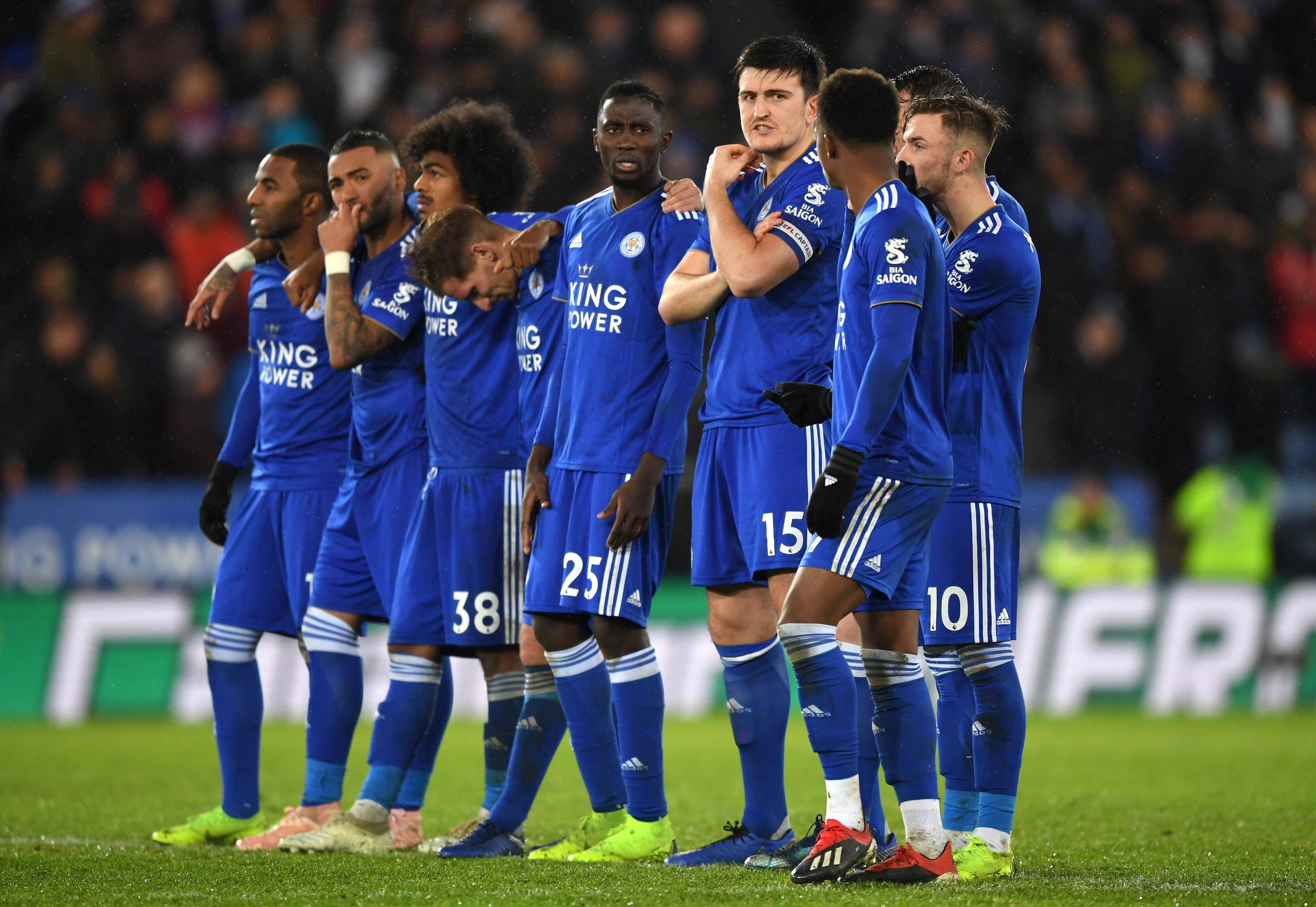 包含沃特福德主场取胜，冲击前列积分的词条